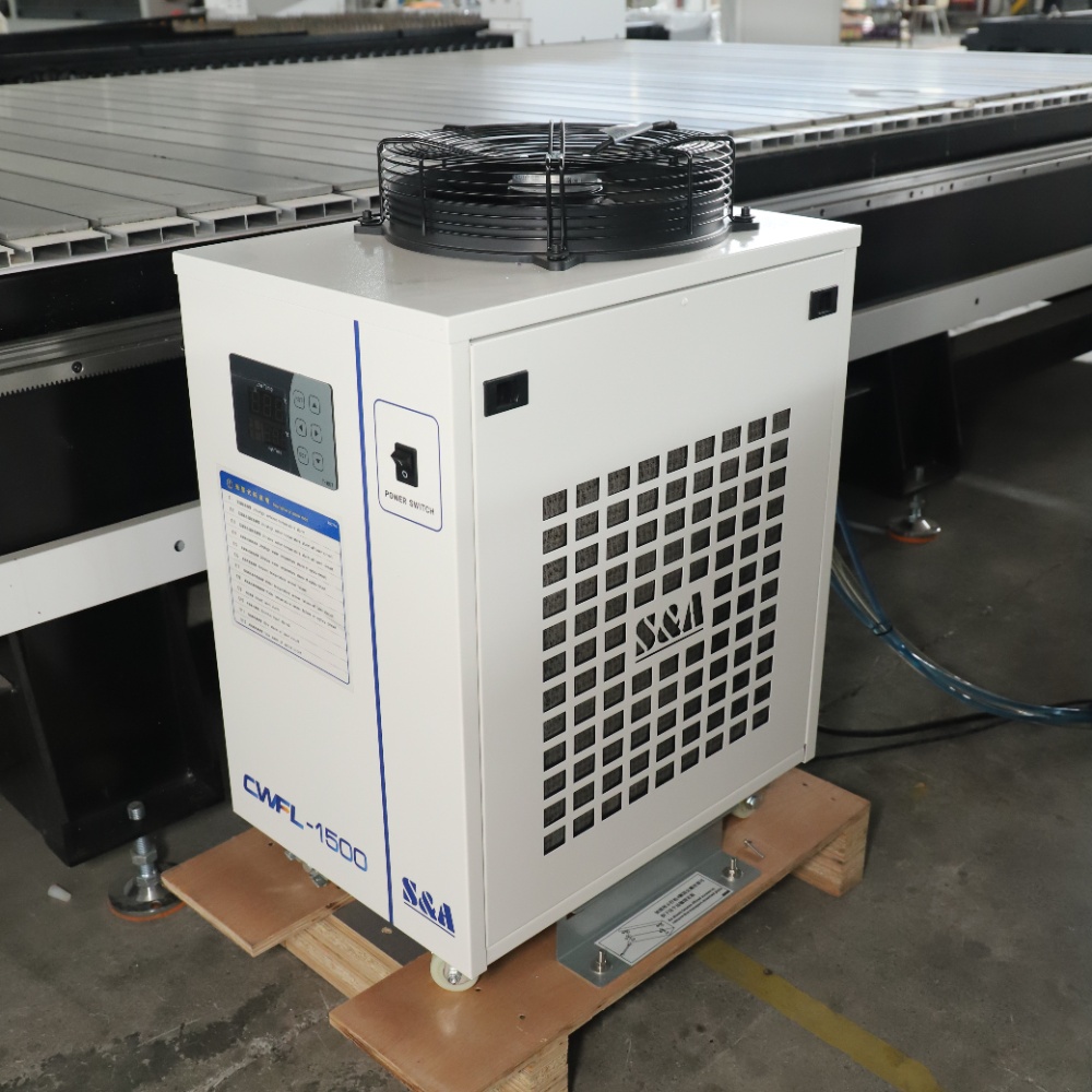 Industrial Fiber Laser Cutting Machine - آلة قطع بالليزر الليفي للصفائح المعدنية