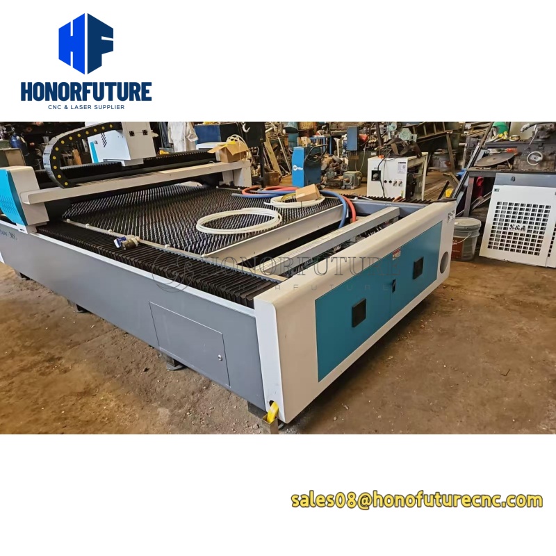 Industrial Fiber Laser Cutting Machine - آلة قطع بالليزر الليفي قوية مع