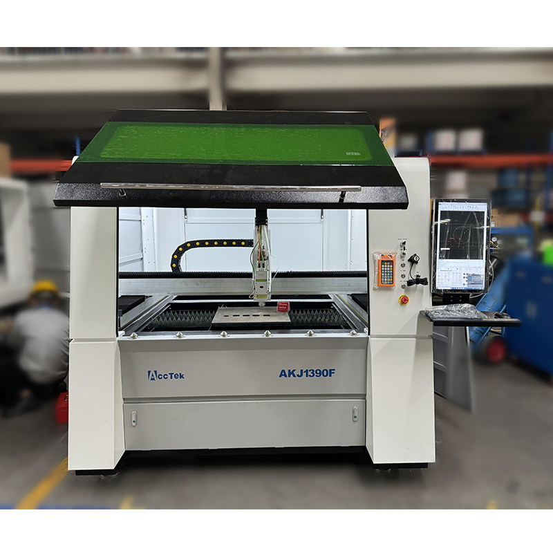 JINAN CNC معدات الصناعة Raycus - مراجعة Industrial Fiber Laser Cutting Machine وسعره