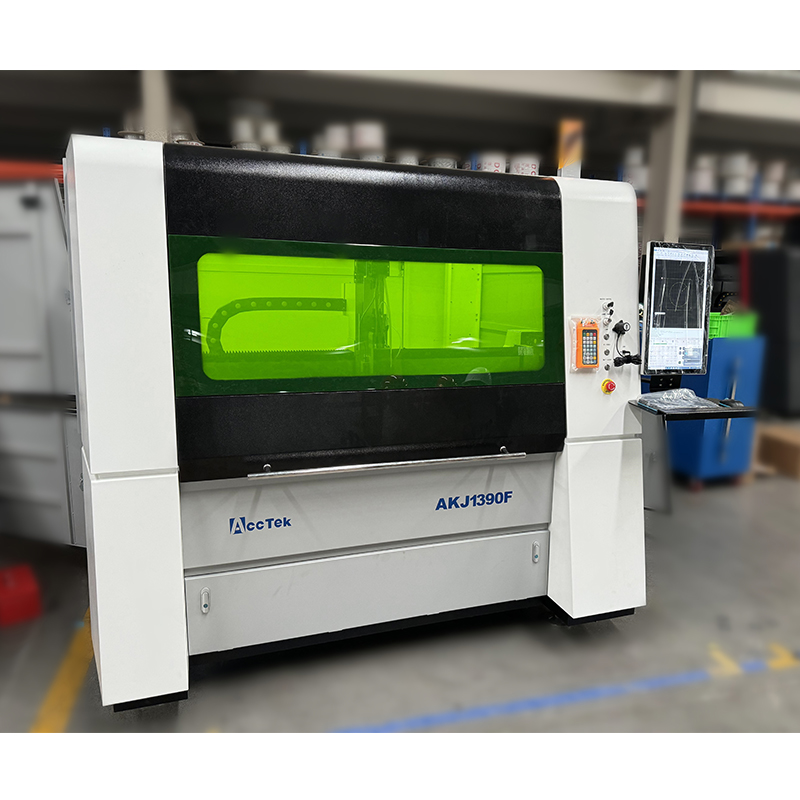 JINAN CNC معدات الصناعة Raycus - مراجعة Industrial Fiber Laser Cutting Machine وسعره