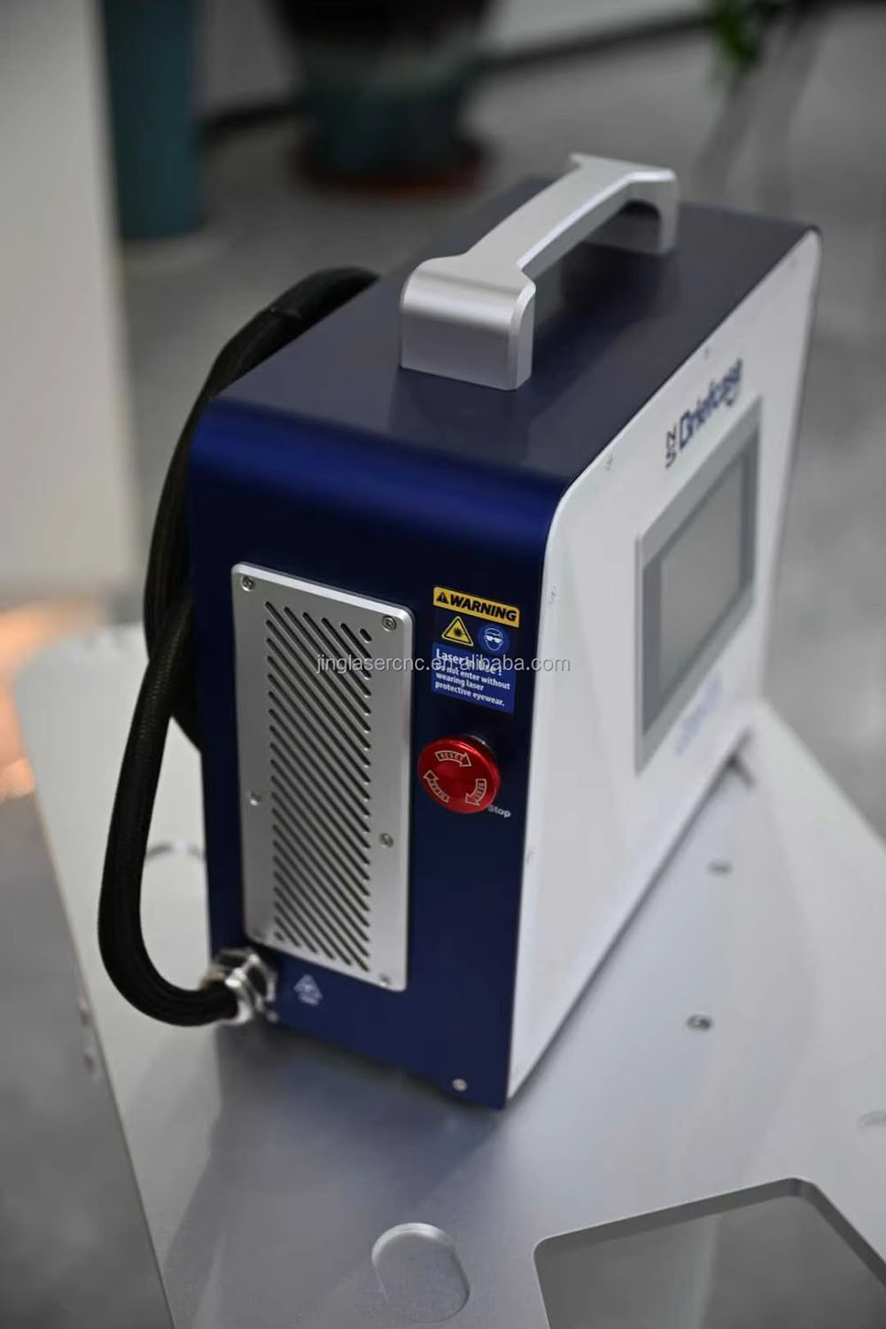 آلة لحام ليزر محمولة بقوة 3000 - مراجعة Industrial Laser Brands وسعره