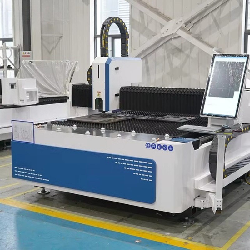 آلة قطع بالليزر الليفي بمعيار  - مراجعة Industrial Fiber Laser Cutting Machine وسعره