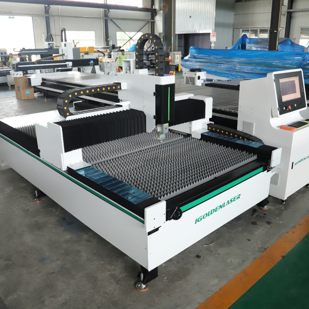 آلة قطع بالليزر الليفي للصفائح - مراجعة Industrial Fiber Laser Cutting Machine وسعره