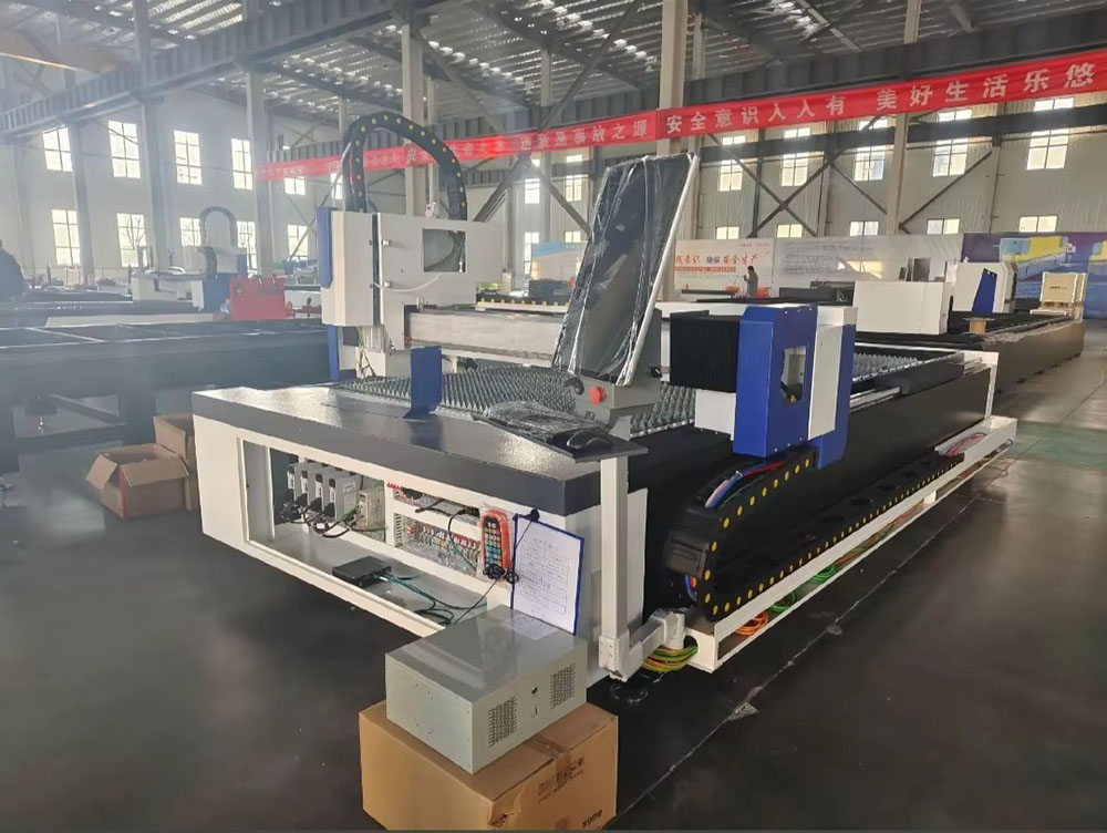 آلة قطع بالليزر الصناعية بقوة  - مراجعة Metal Laser Cutter Head وسعره