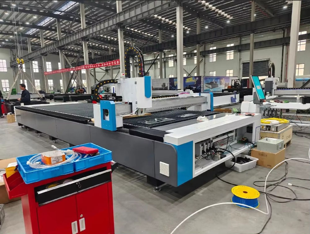 آلة قطع بالليزر الصناعية بقوة  - مراجعة Metal Laser Cutter Head وسعره