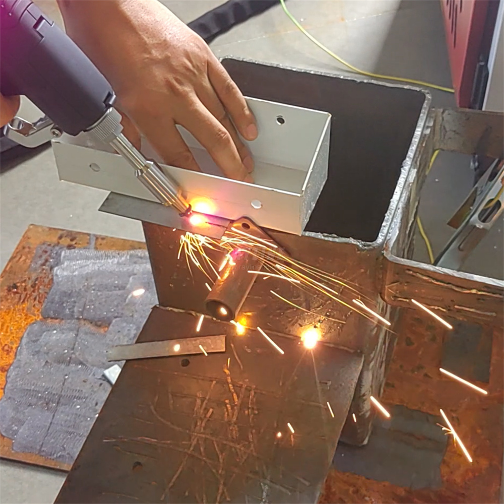 نمط جديد صغير محمول آلة لحام ل - مراجعة Industrial Laser Welding وسعره