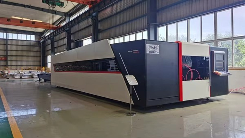 آلة قطع بالليزر الليفي CNC مغل - مراجعة Industrial Fiber Laser Cutting Machine وسعره