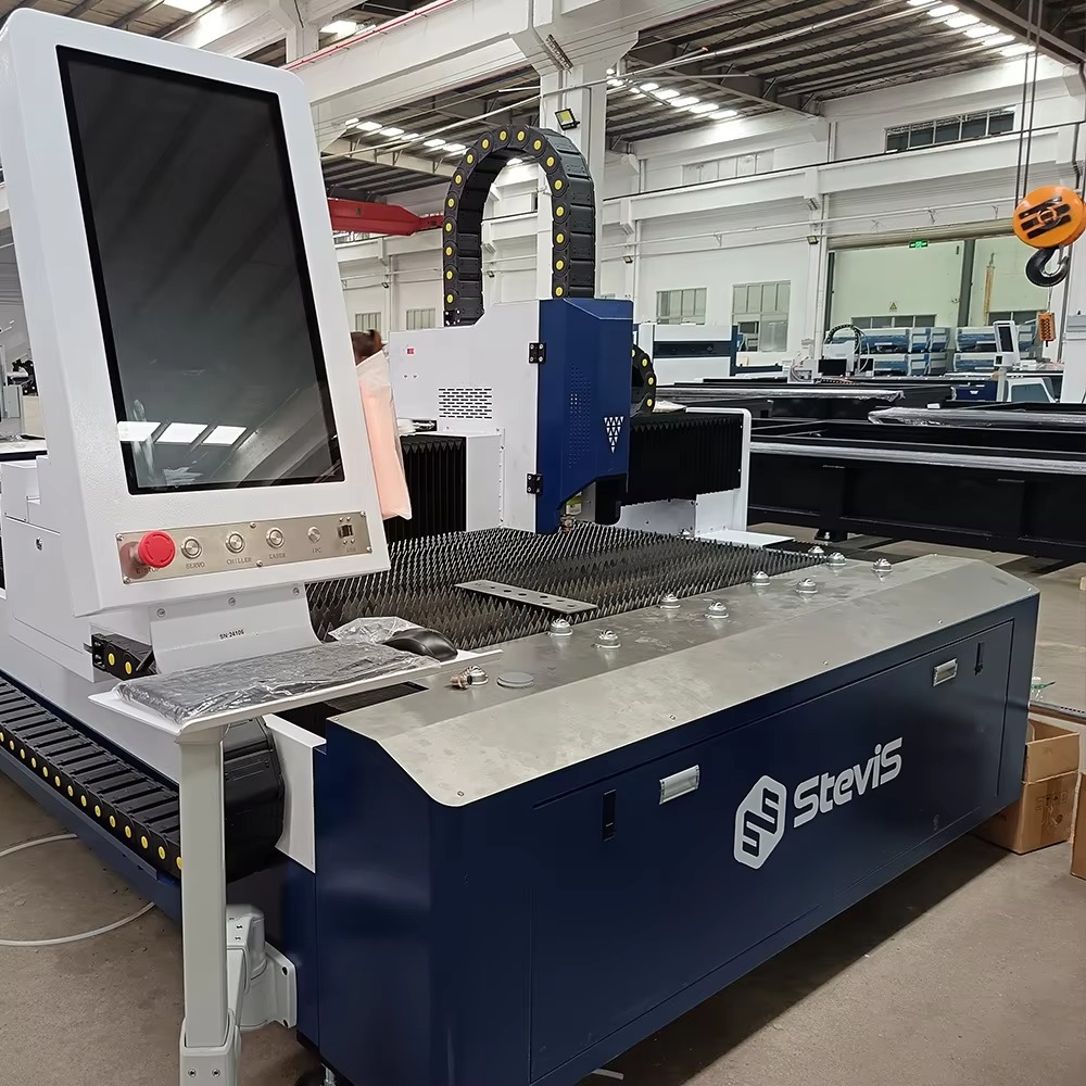 ماكينة قطع الفولاذ بالليزر الل - مراجعة Industrial Fiber Laser Cutting Machine وسعره