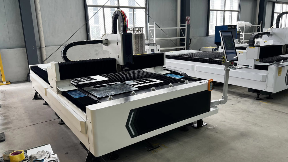 آلة قطع بالليزر الليفي من الفو - مراجعة Industrial Laser Applications وسعره