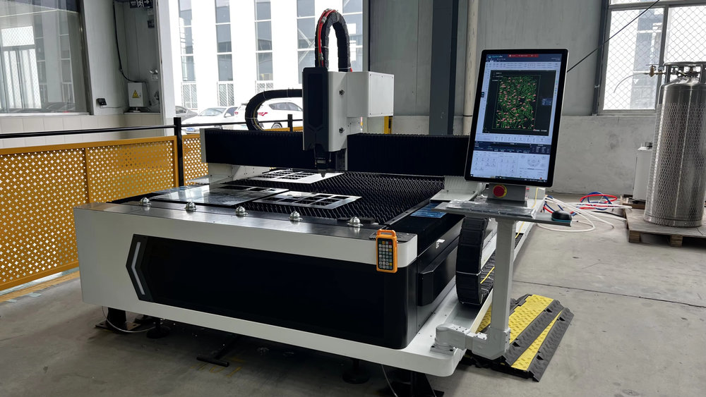 آلة قطع بالليزر الليفي من الفو - مراجعة Industrial Laser Applications وسعره